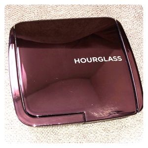 Hourglass Lighting Powder
